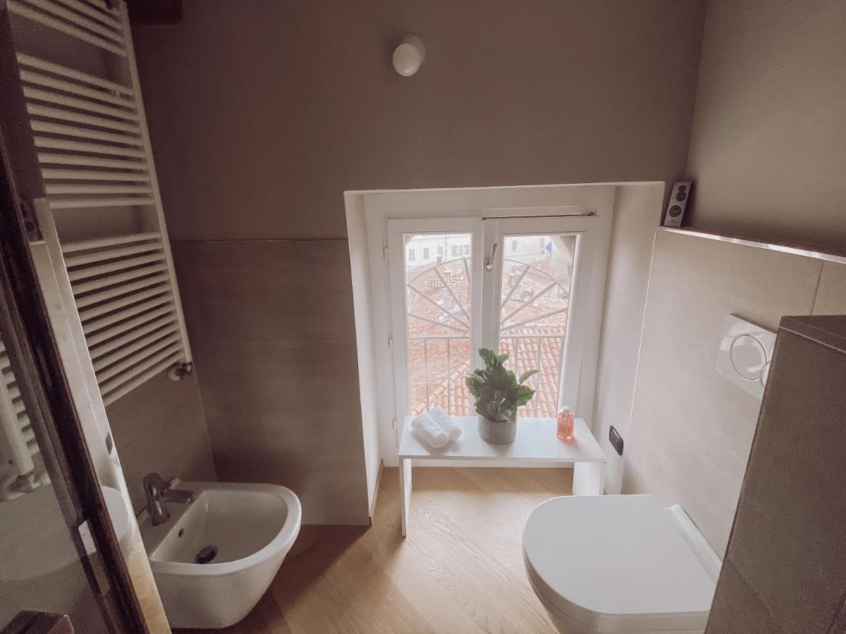 Historic Center Charming Apartment Free Wi-Fi Savigliano Eksteriør billede