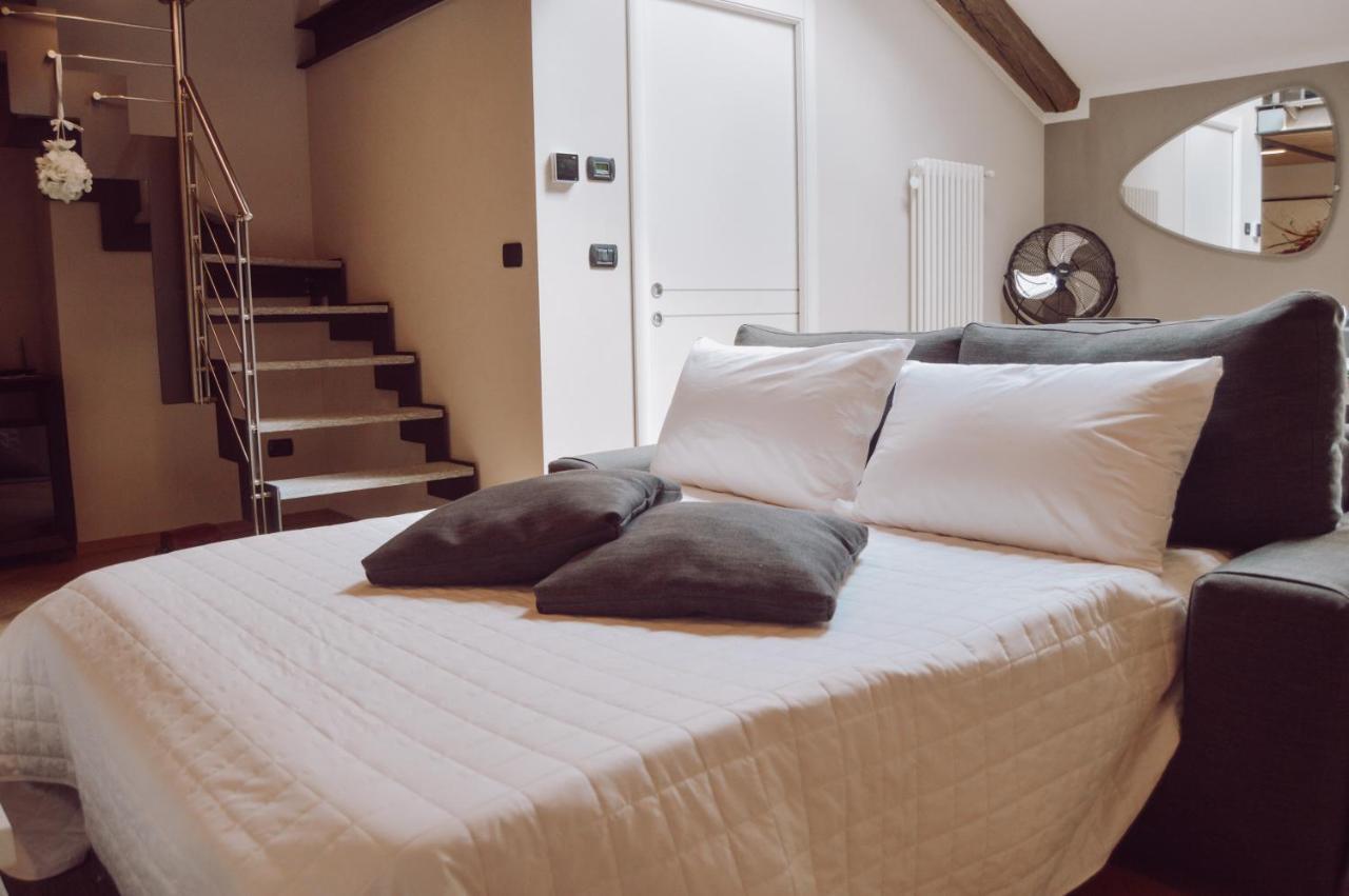 Historic Center Charming Apartment Free Wi-Fi Savigliano Eksteriør billede